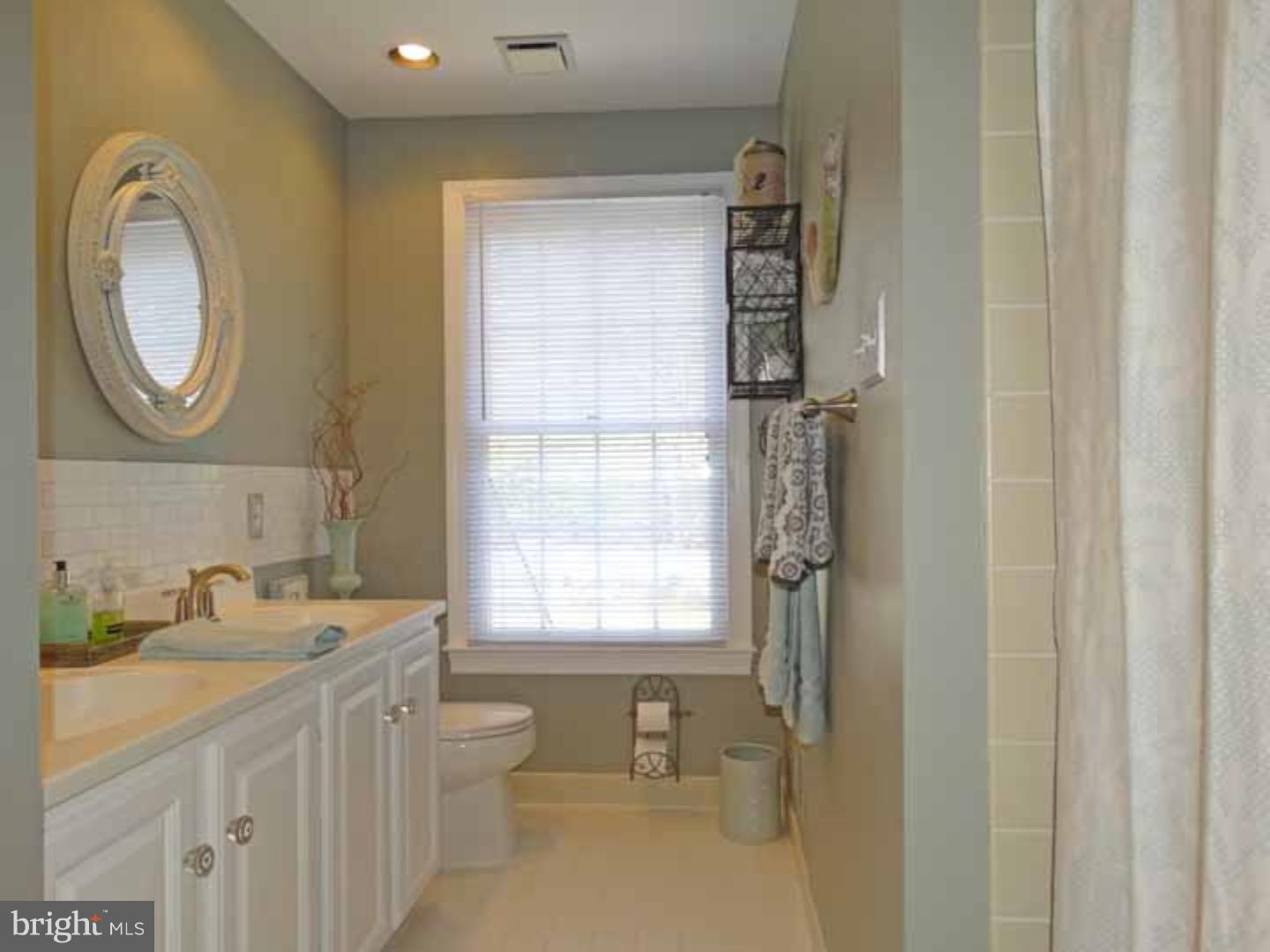 1048 South Kimbles Road Yardley, PA 19067 - Photo 22 of 24 Hallway