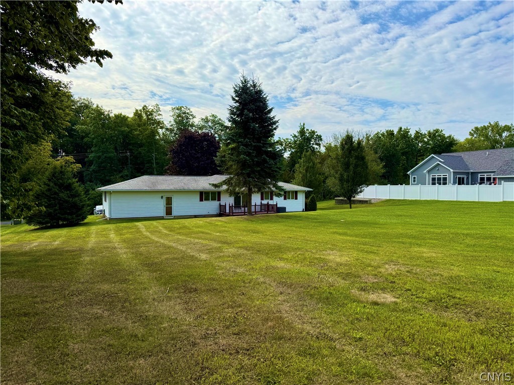 155 Valley View Road New Hartford, NY 13413 - Photo 8 of 50 Gallery Image 8
