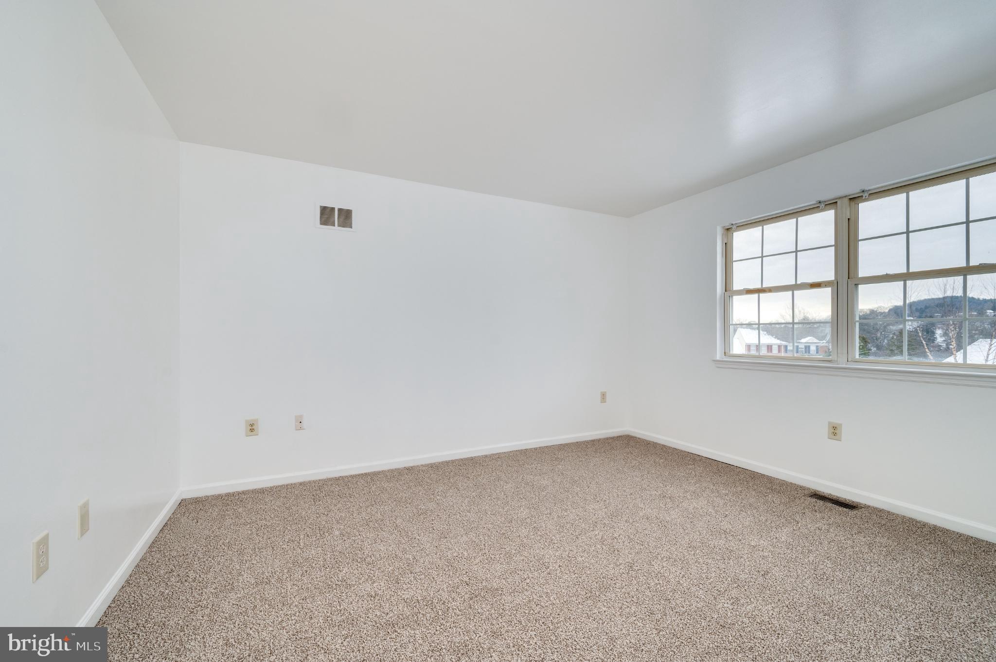 10 Chesterwood Circle Reading, PA 19607 - Photo 21 of 40 an empty room with windows