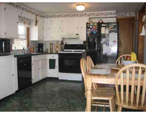 21 Haskell Road Pepperell, MA 01463 - Photo 4 of 8