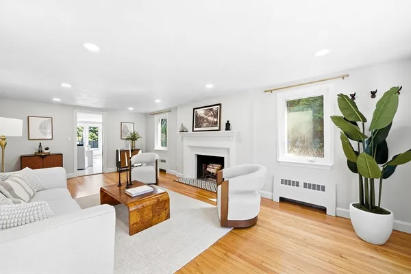 $1,899,000 | 17 Woodhaven Road, Newton, MA 02468