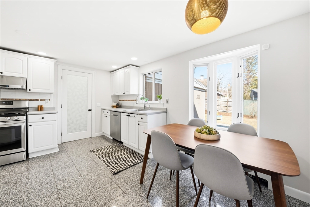 17 Woodhaven Road Newton, MA 02468 - Photo 12 of 41