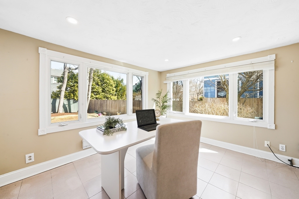 17 Woodhaven Road Newton, MA 02468 - Photo 20 of 41