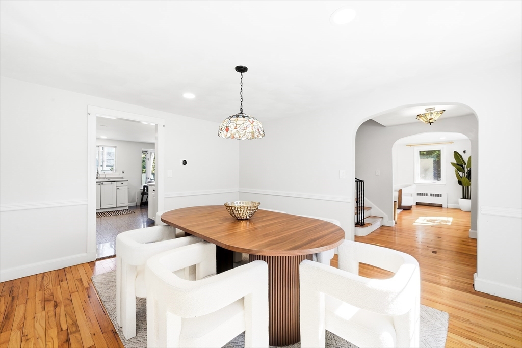 17 Woodhaven Road Newton, MA 02468 - Photo 3 of 41