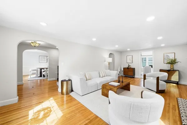 $1,899,000 | 17 Woodhaven Road, Newton, MA 02468