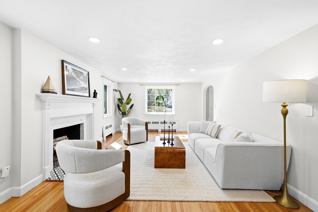 17 Woodhaven Road Newton, MA 02468 - Photo 6 of 41