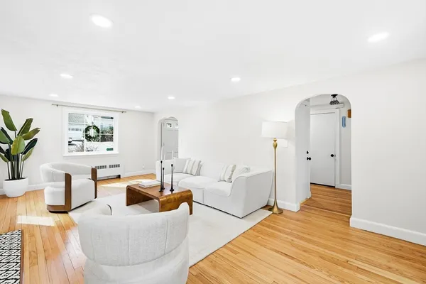 $1,899,000 | 17 Woodhaven Road, Newton, MA 02468
