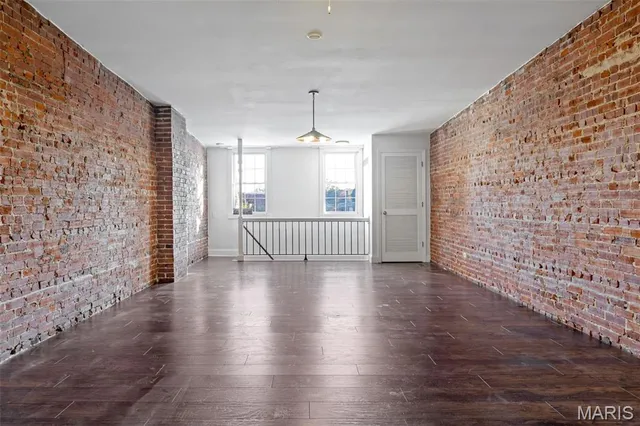 $149,000 | 2210 Wyoming Street, Unit A, St. Louis, MO 63118