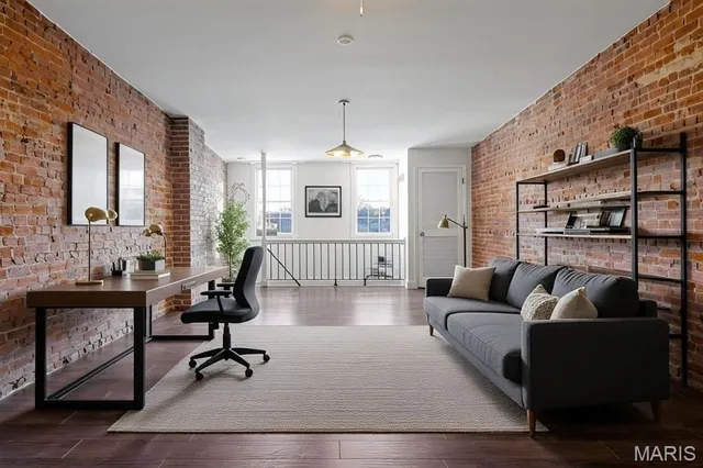 $149,000 | 2210 Wyoming Street, Unit A, St. Louis, MO 63118