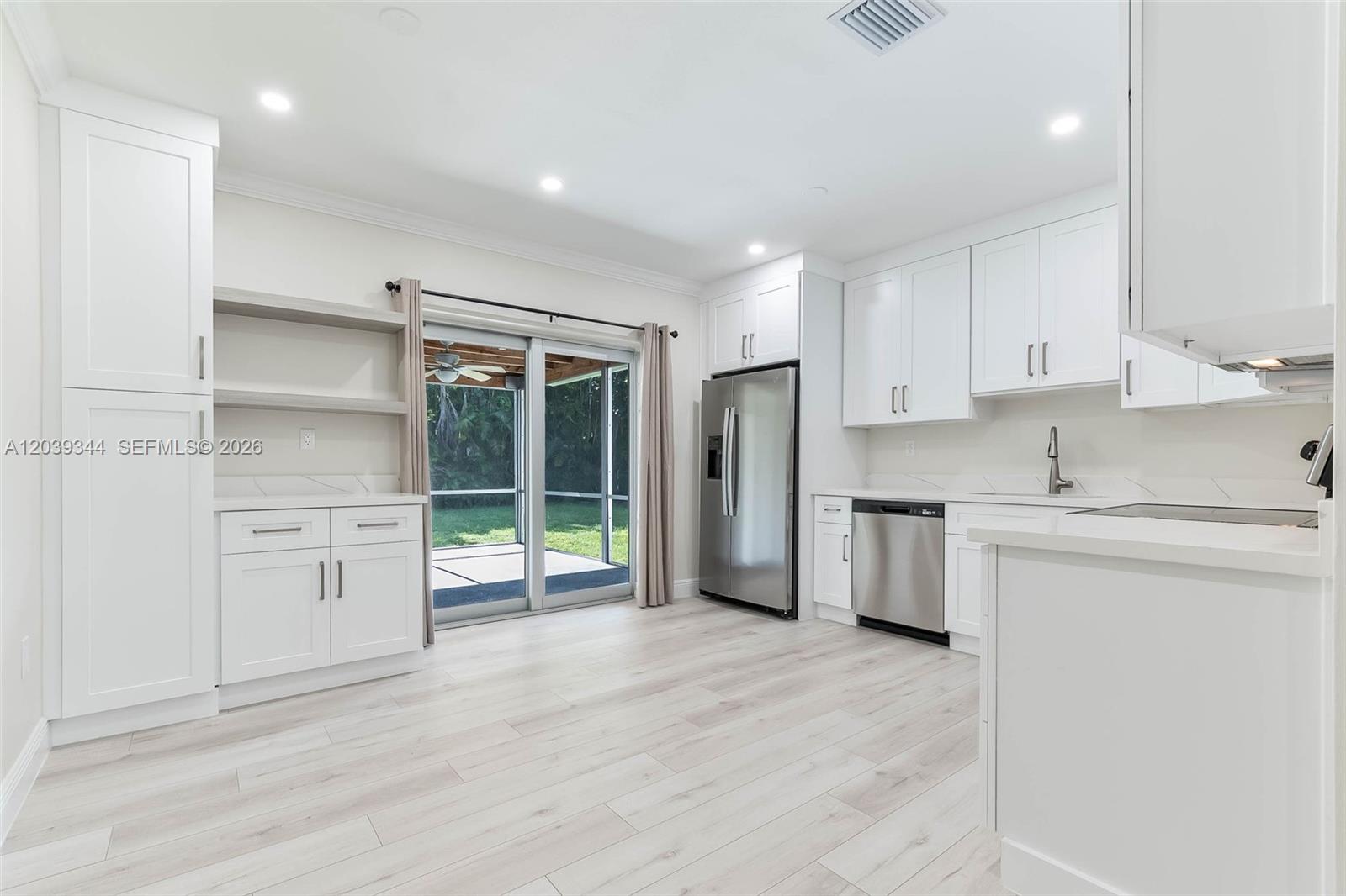 11527 Southwest 81st Road, Unit 11527 Pinecrest, FL 33156 - Photo 5 of 20