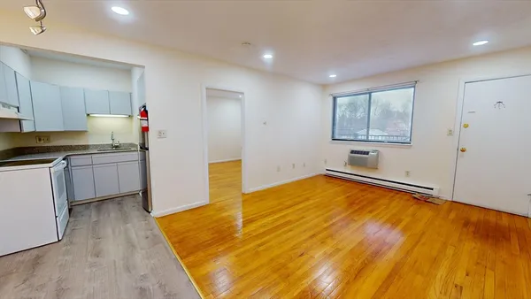 $1,950 | 15 Arizona Terrace, Unit 4, Arlington, MA 02474