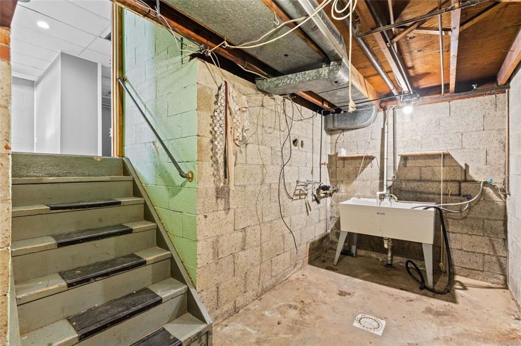 1210 Linden Street Cheswick, PA 15024 - Photo 25 of 31 a view of entryway with a front door