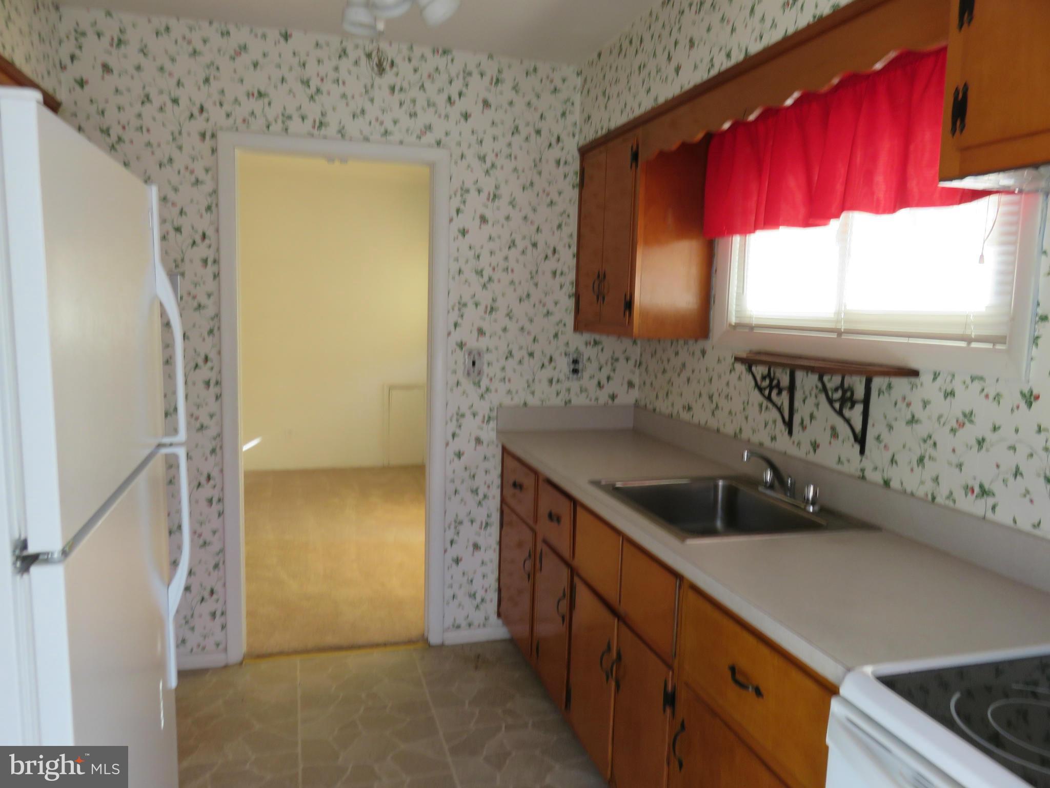 8815 Spring Road Baltimore, MD 21234 - Photo 12 of 30 Kitchen