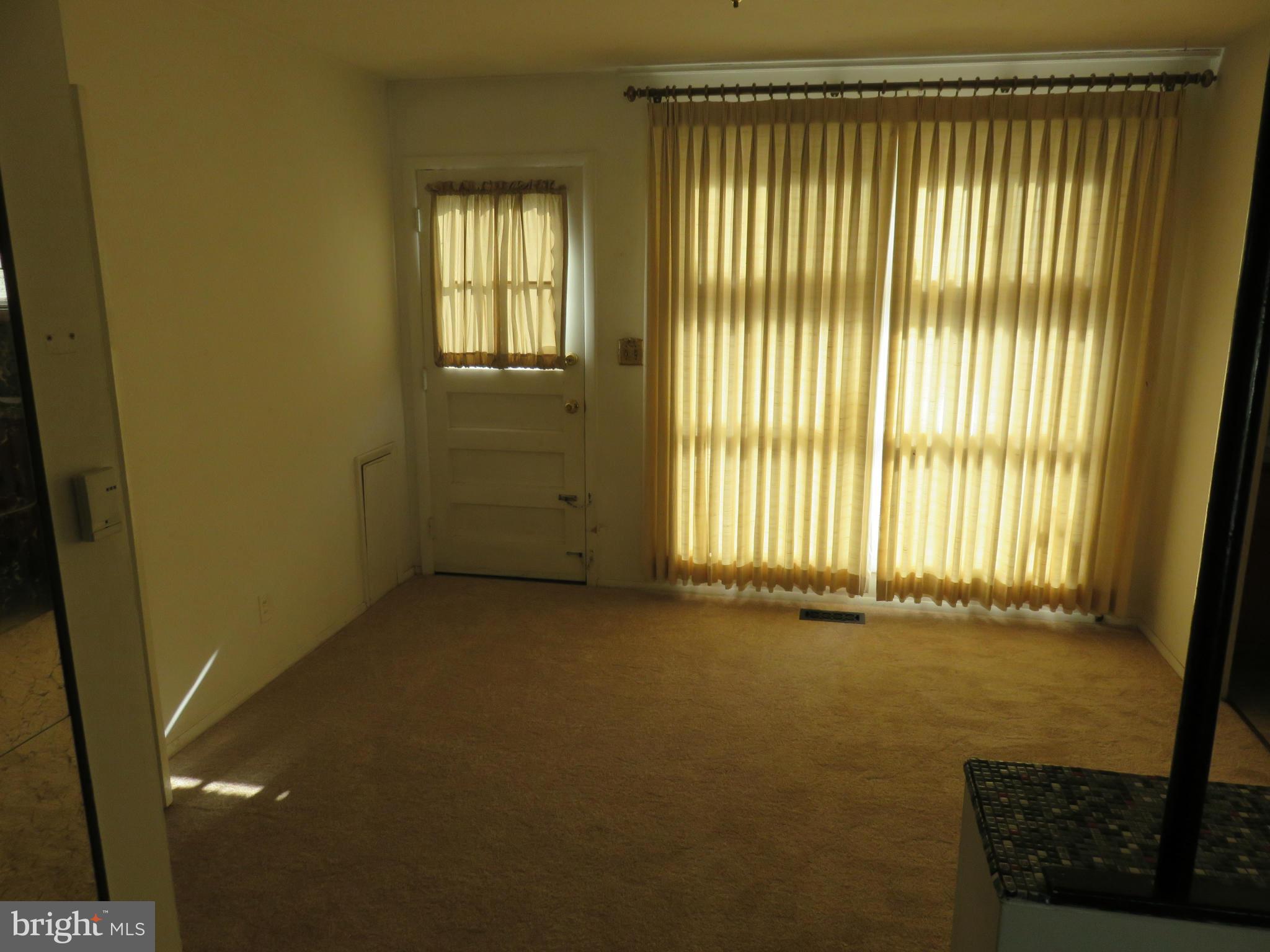 8815 Spring Road Baltimore, MD 21234 - Photo 6 of 30 Dining Room