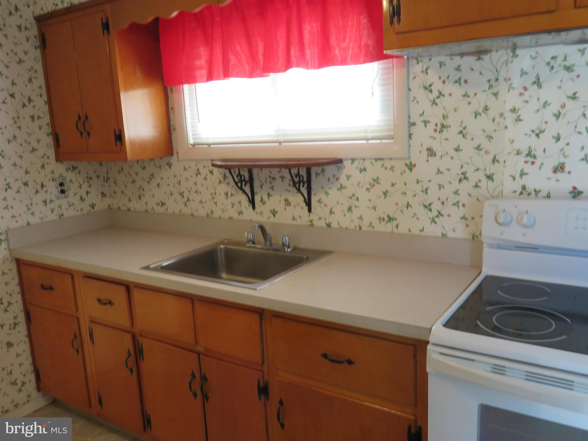8815 Spring Road Baltimore, MD 21234 - Photo 10 of 30 Kitchen
