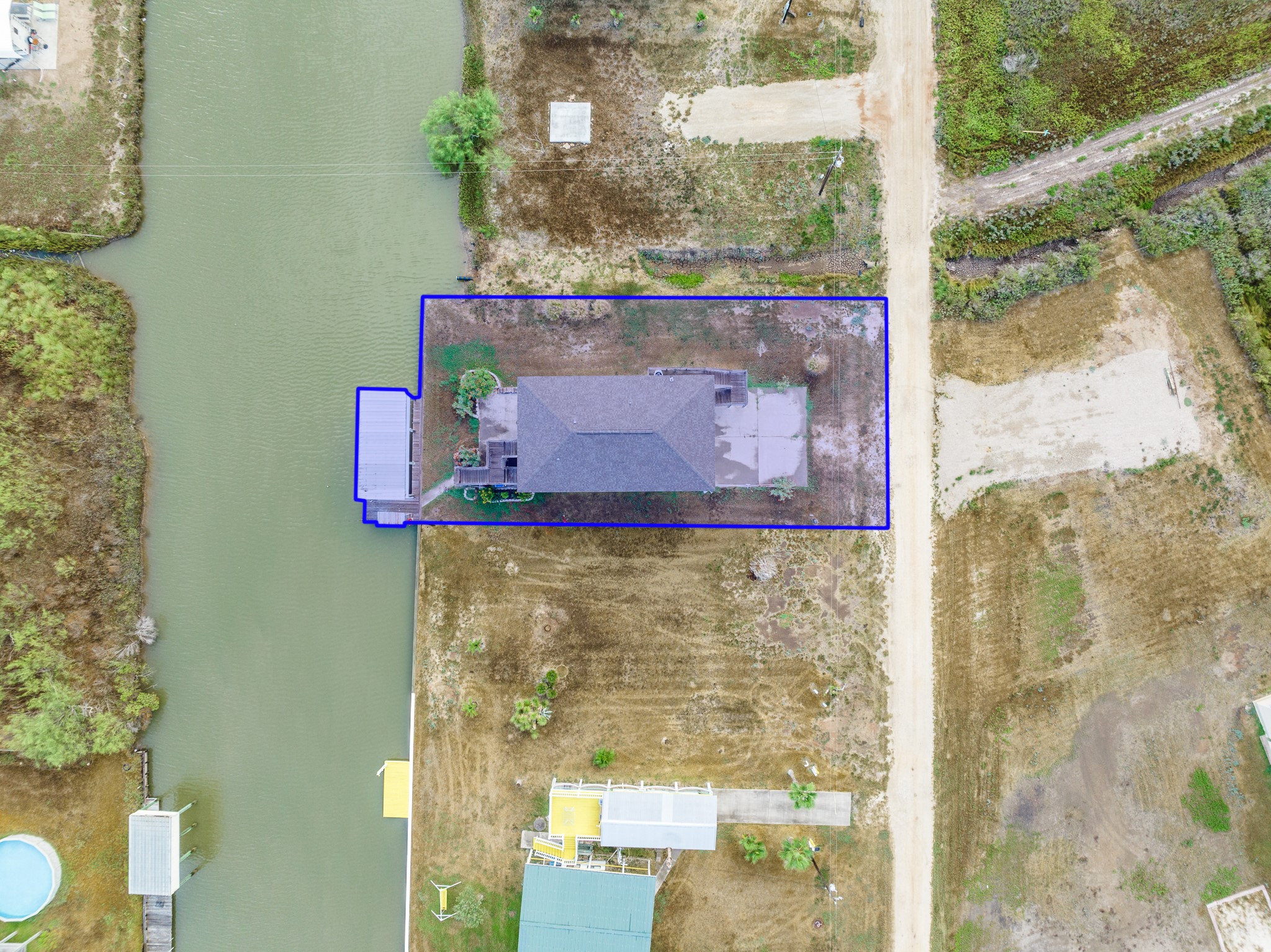 115 Albacore Street Sargent, TX 77414 - Photo 7 of 29 a bathroom with a shower