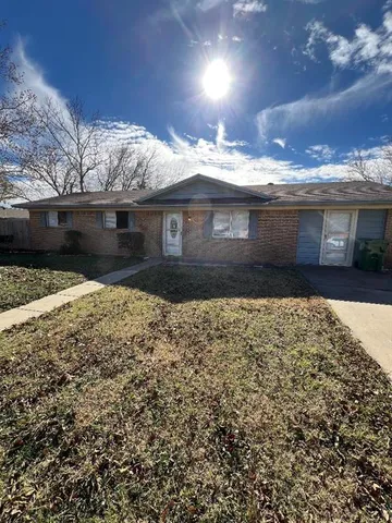 $1,750 | 102 Wayne Street, Sanger, TX 76266