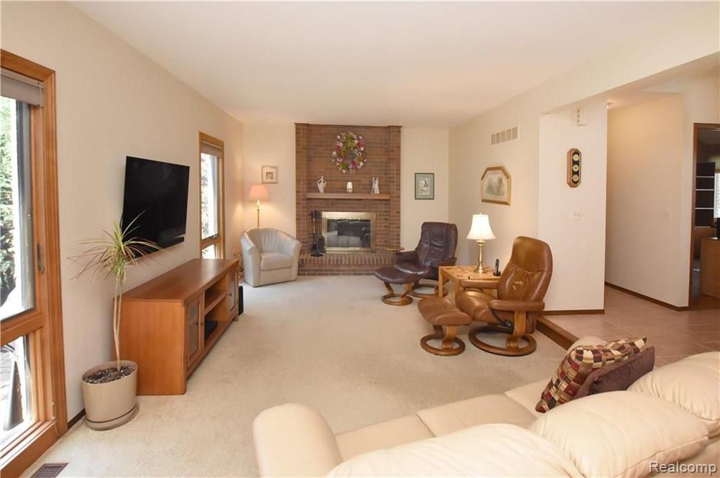 926 Ten Point Drive Rochester Hills, MI 48309 - Photo 4 of 29