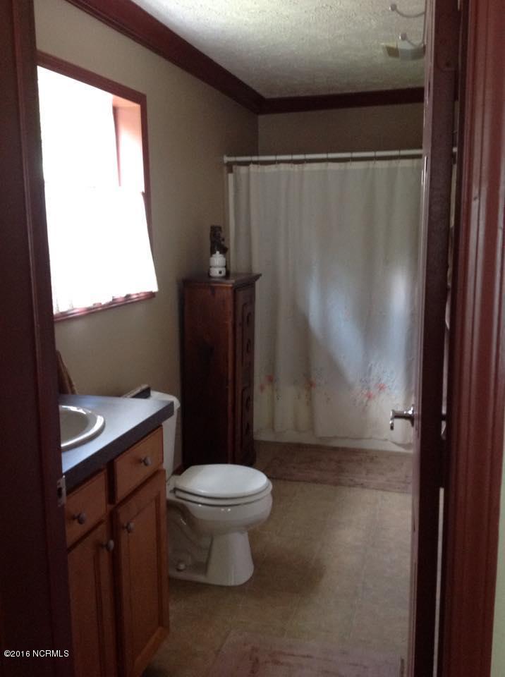 311 Hansley Simpson Road Currie, NC 28435 - Photo 12 of 16 open house bathroom
