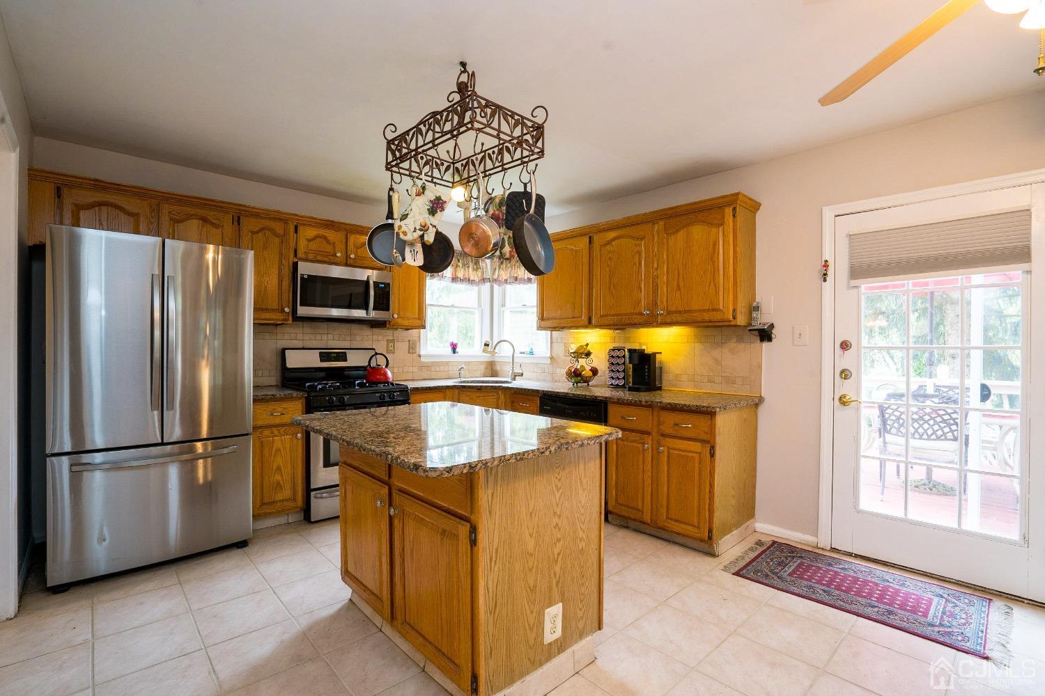 11 Adams Road Kendall Park, NJ 08824 - Photo 8 of 38 Gallery Image 8