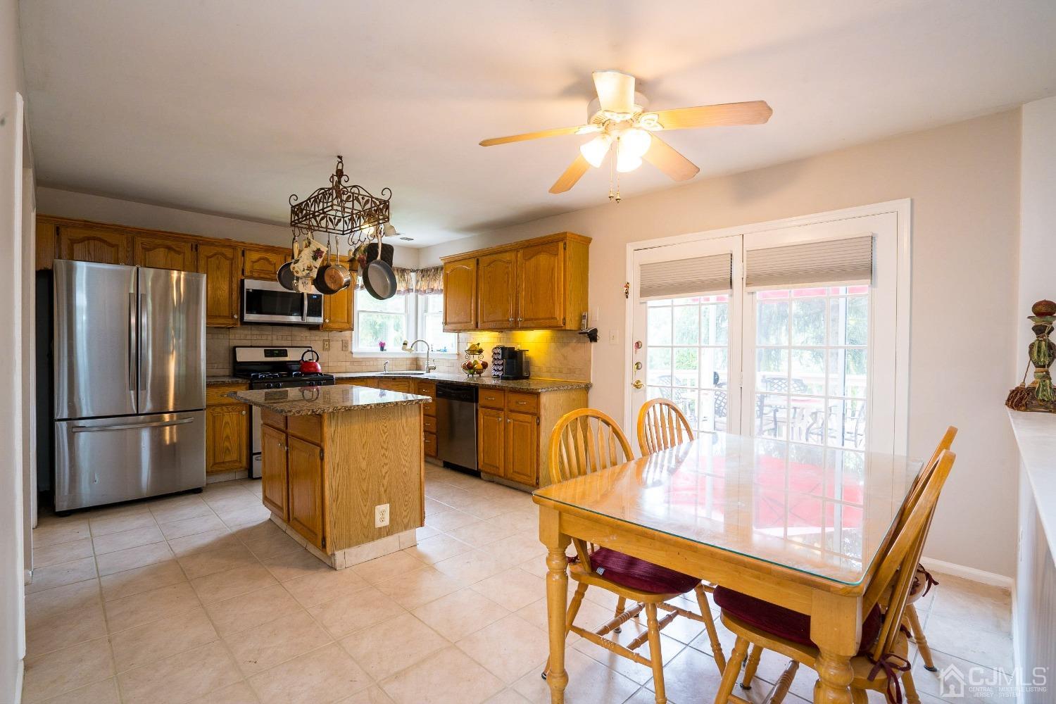 11 Adams Road Kendall Park, NJ 08824 - Photo 10 of 38 Gallery Image 10