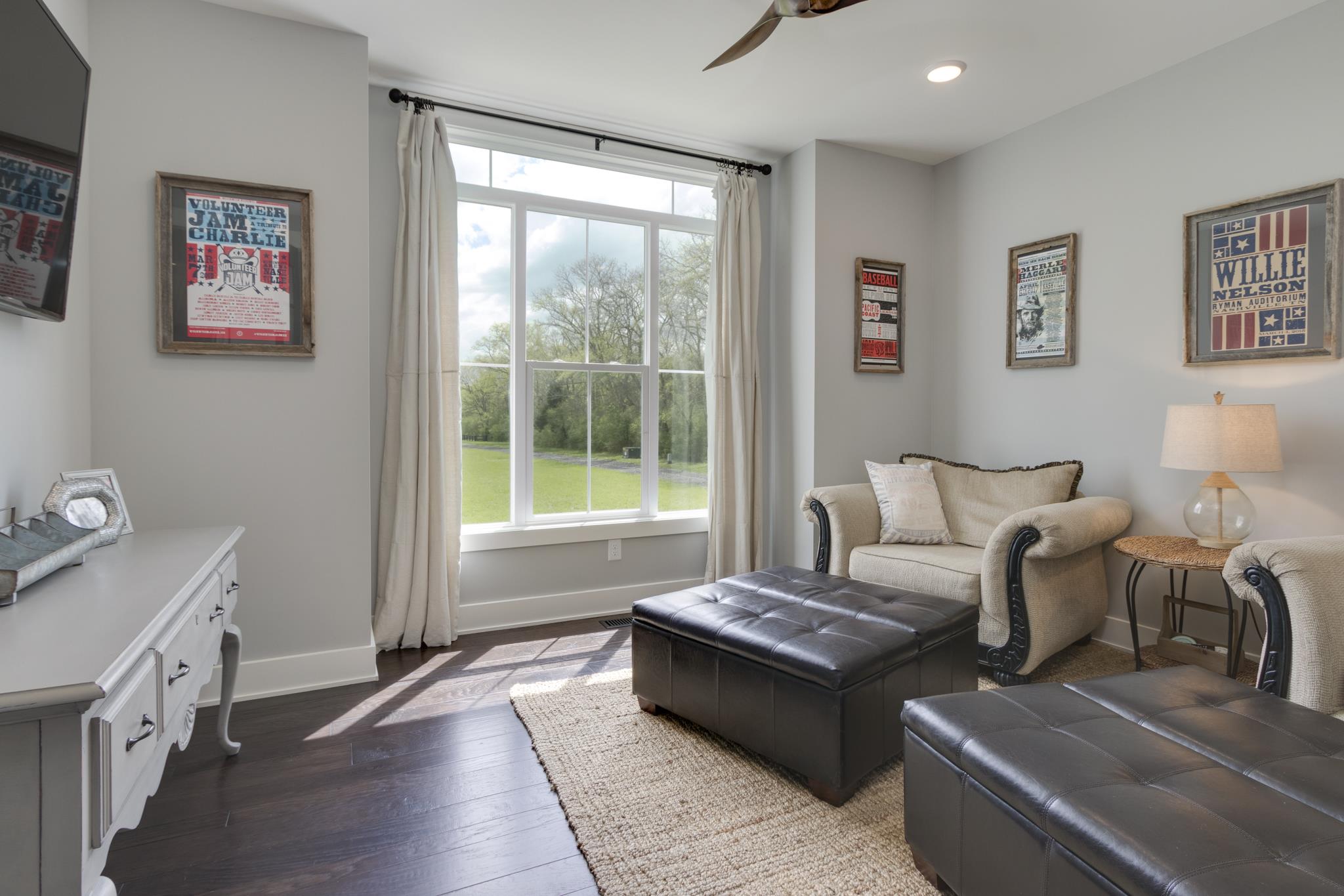 1024 Franklin Road Gallatin, TN 37066 - Photo 9 of 28 a living room with furniture and a window