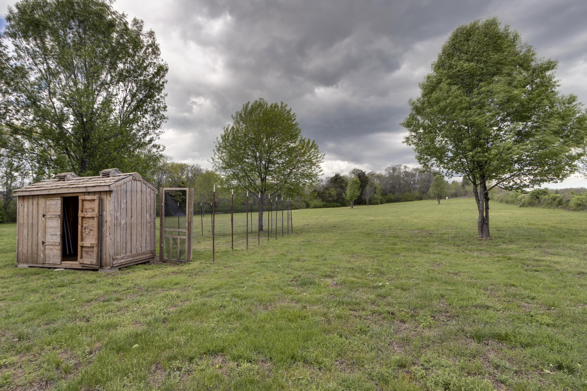1024 Franklin Road Gallatin, TN 37066 - Photo 24 of 28 a view of a backyard