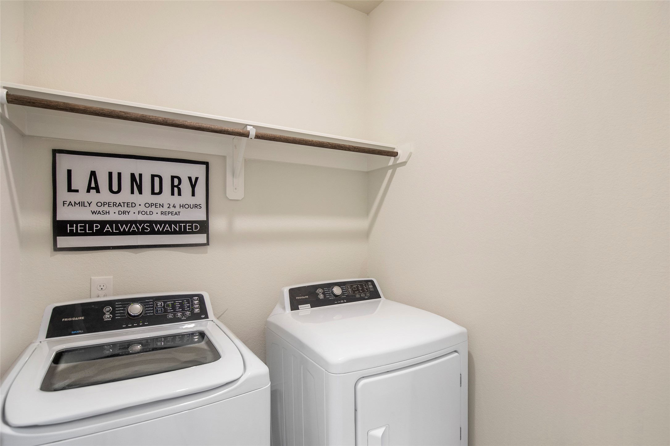 4519 Whitehaven Ridge Way Porter, TX 77365 - Photo 24 of 35 a utility room with dryer and washer