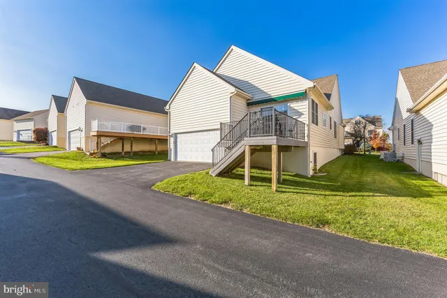 a house view with a outdoor space