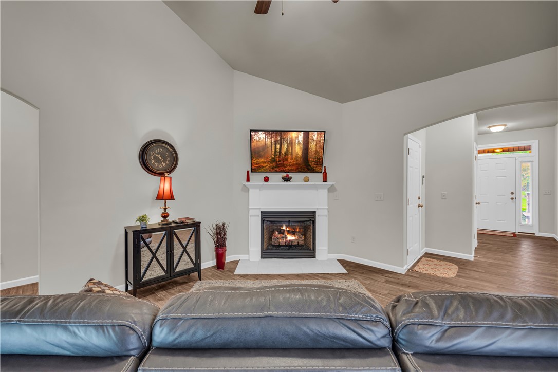 620 Sandstone Drive Seneca, SC 29678 - Photo 4 of 44