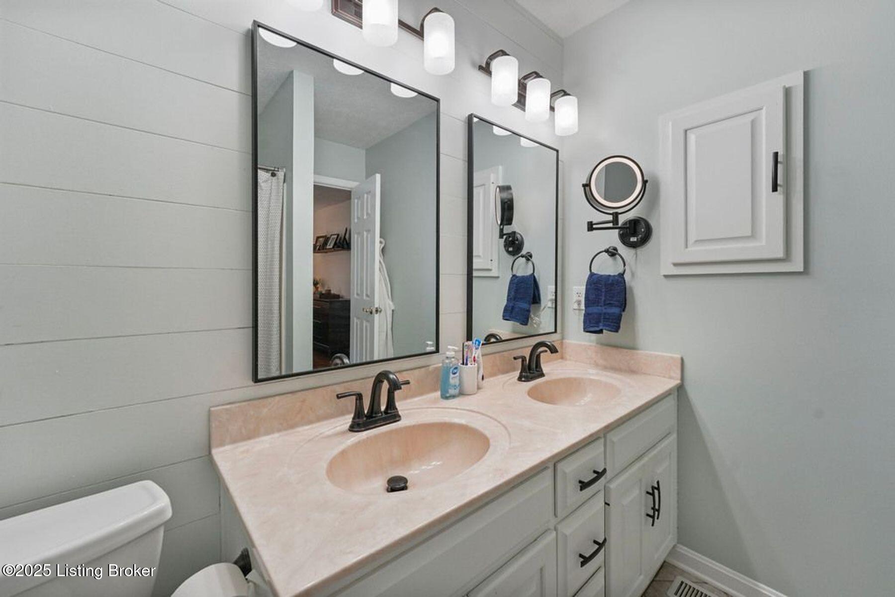 10417 Vantage Road Jeffersontown, KY 40299 - Photo 13 of 50 photo_online_029