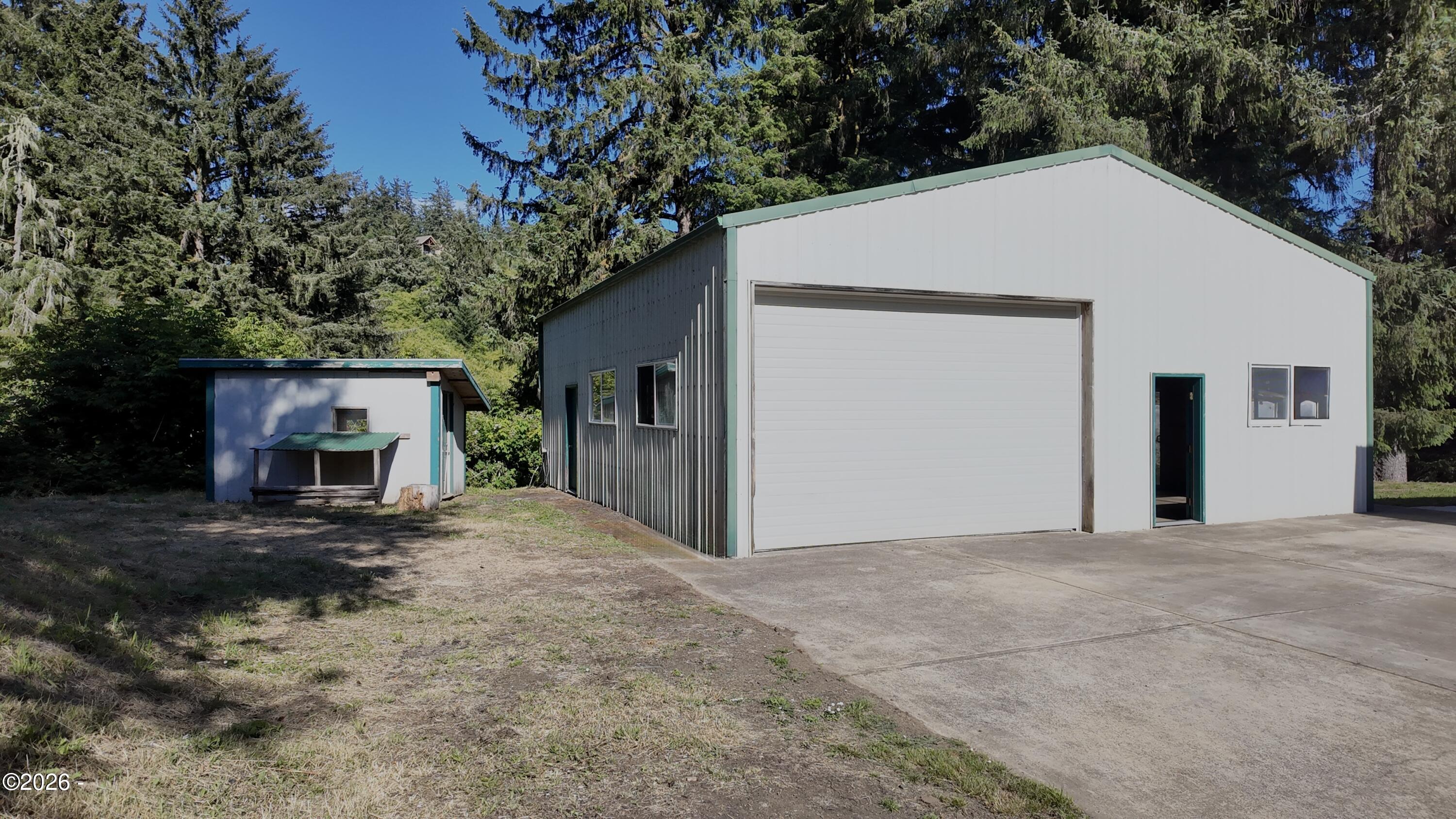 527 Southeast John Nye Road Newport, OR 97365 - Photo 2 of 36 Gallery Image 2