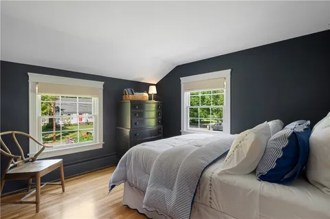 $1,195,000 | 3 Oak Manor Drive, Barrington, RI 02806