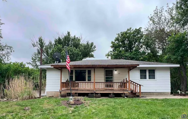 $215,000 | 247 Road 173, Emporia, KS 66801