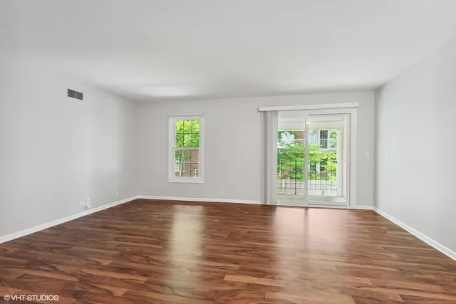 $225,000 | 520 Shorely Drive, Unit 201, Barrington, IL 60010