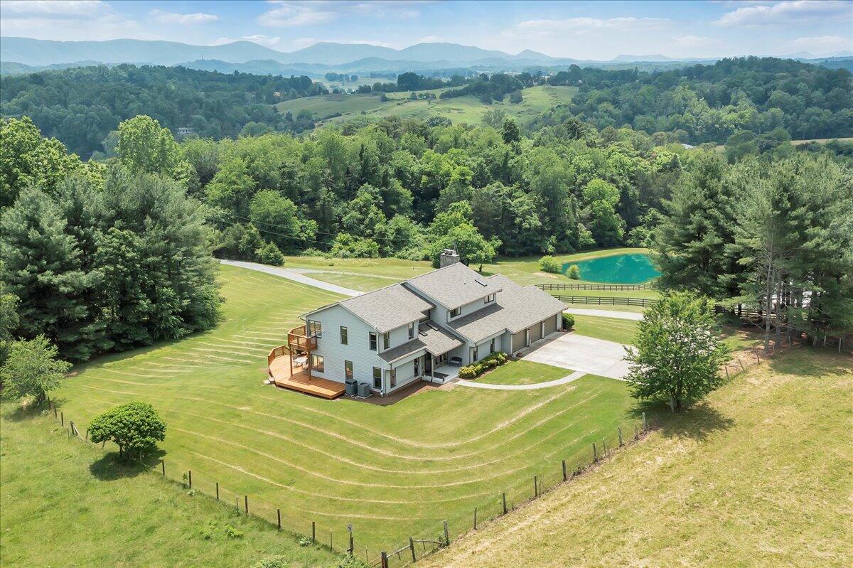 1558 Prease Road Buchanan, VA 24066 - Photo 6 of 53 Escape to the country!
