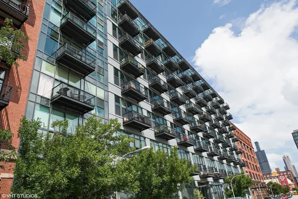 $349,900 | 1224 West Van Buren Street, Unit 822, Chicago, IL 60607