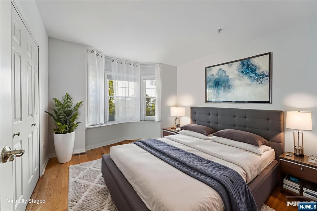 129 The Promenade Edgewater, NJ 07020 - Photo 11 of 16