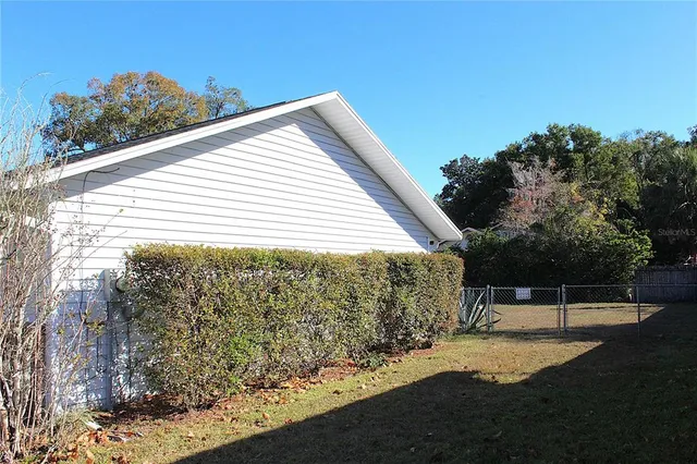 a view of backyard with small space