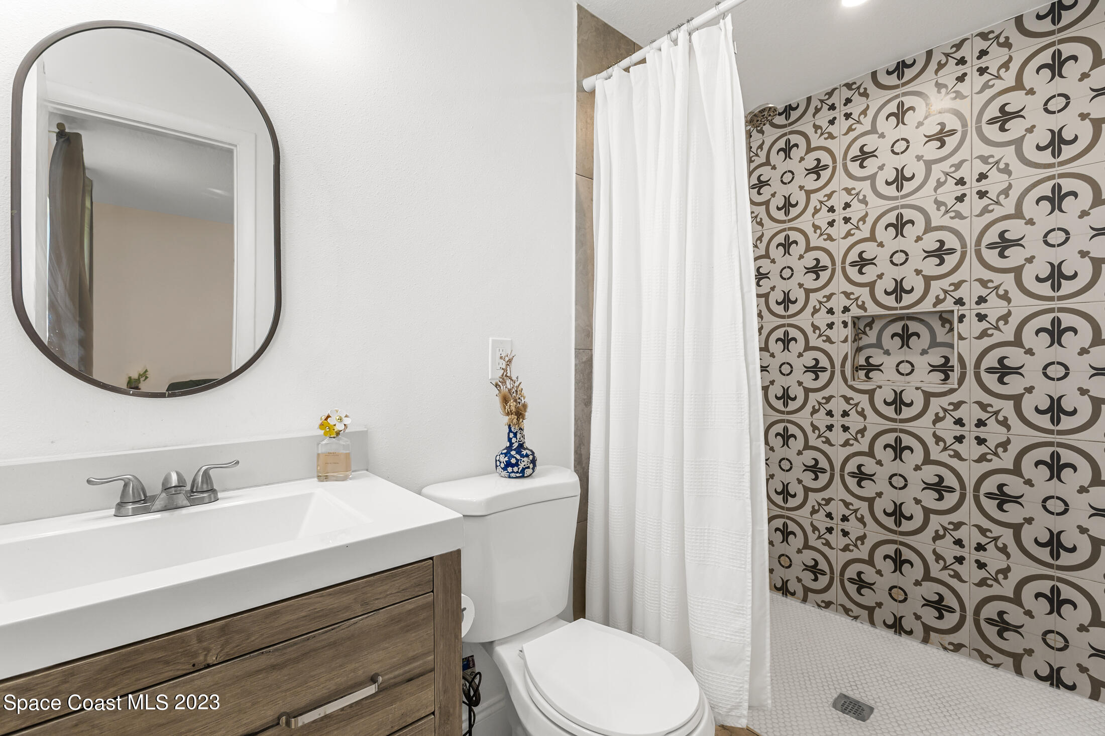 1009 Illinois Road Cocoa, FL 32927 - Photo 24 of 36 Master bathroom