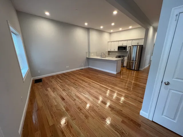 $4,595 | 126 Cross Street, Unit 1, Somerville, MA 02145