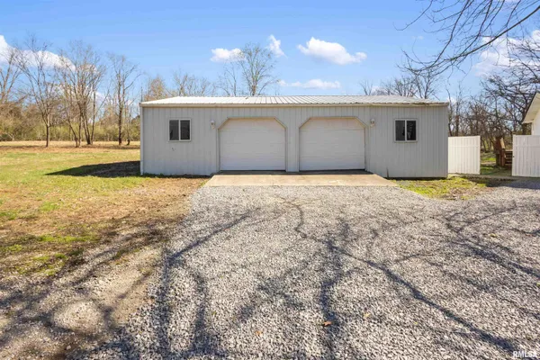 $195,000 | 2295 Ledford Road, Harrisburg, IL 62946