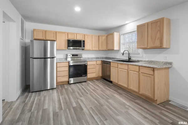 $195,000 | 2295 Ledford Road, Harrisburg, IL 62946