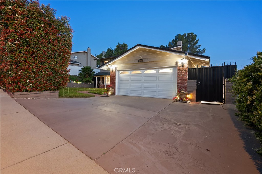 23810 Fambrough Street Newhall, CA 91321 - Photo 10 of 75