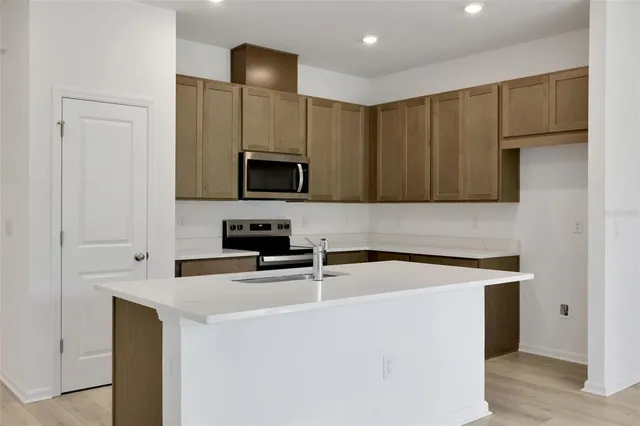 $337,065 | 2932 Supermarine Road, Tavares, FL 32778