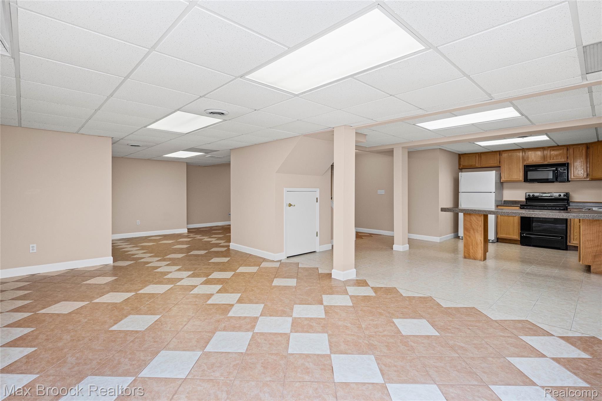 39456 Squire Road Novi, MI 48375 - Photo 51 of 70