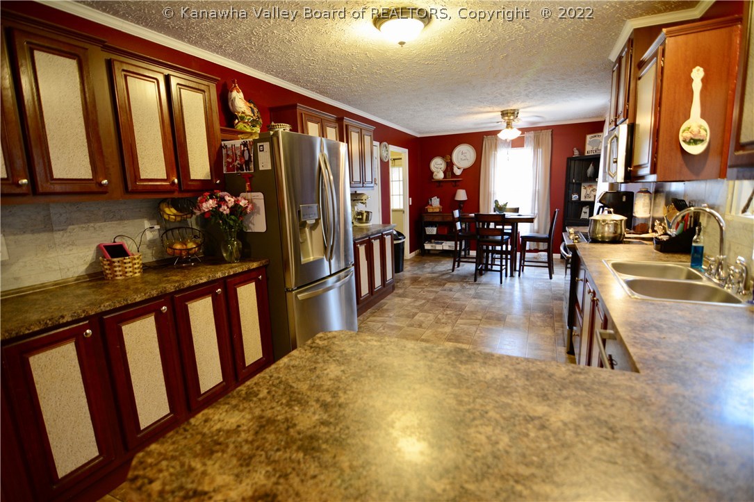 1805 Harmons Creek Road Poca, WV 25159 - Photo 7 of 30 Gallery Image 7