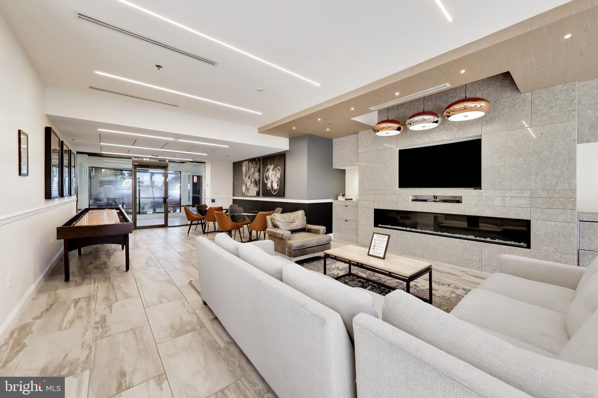 5225 Pooks Hill Road, Unit 220N Bethesda, MD 20814 - Photo 47 of 51 LOUNGE