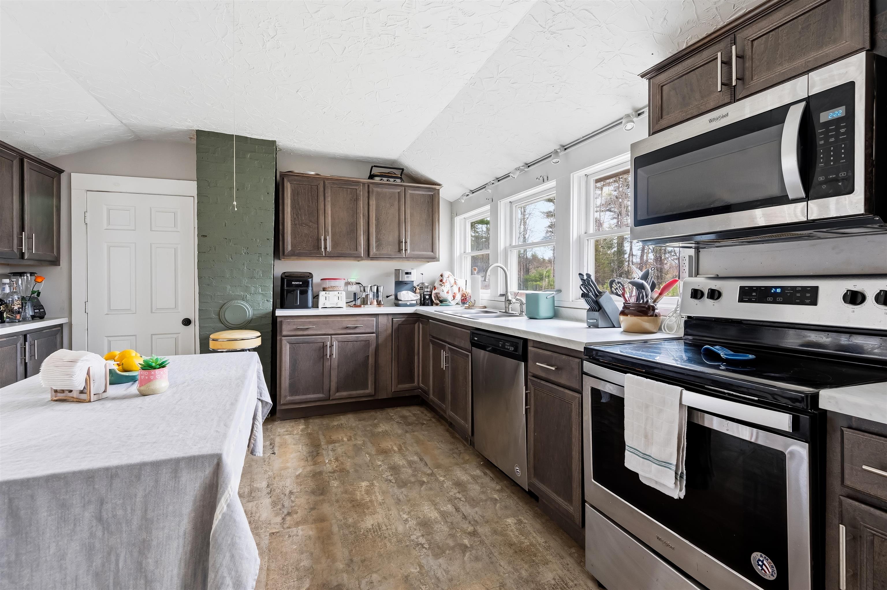 60 Batchelder Road Raymond, NH 03077 - Photo 19 of 51 Gallery Image 19