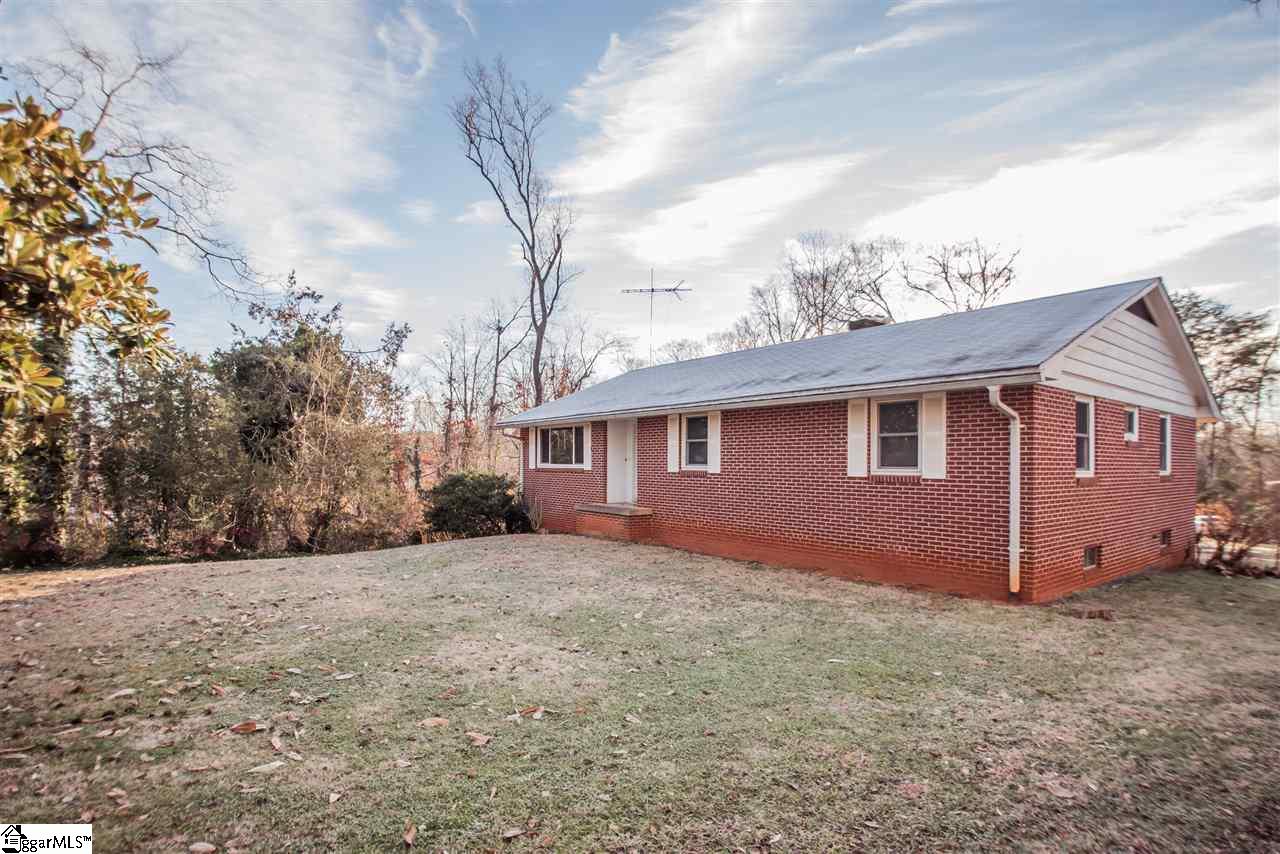 10 Racine Court Greenville, SC 29617 - Photo 3 of 36 Gallery Image 3